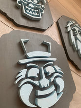 Load image into Gallery viewer, Disney Haunted Mansion Hitchhiking Ghosts Portrait Set
